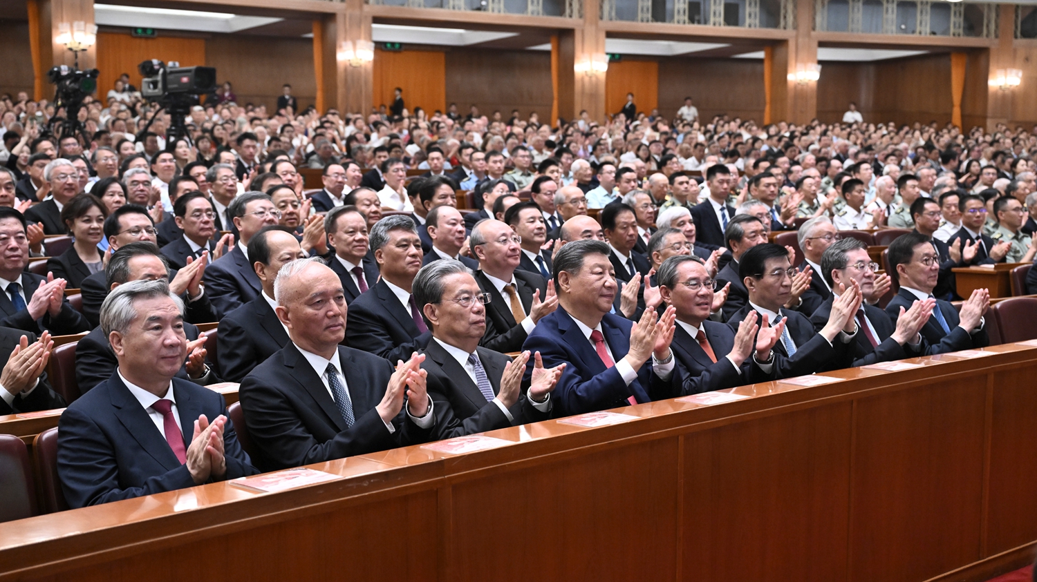 紀念中國人民抗日戰爭暨世界反法西斯戰爭勝利80周年文藝晚會(huì )《正義必勝》在京隆重舉行