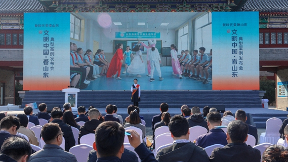 手拉手親子共成長(cháng)