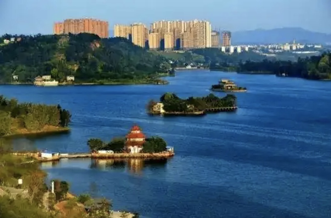 內江市隆昌市探索政務(wù)服務(wù)“四心”解法，助力“銀齡族”跨越“數字?zhù)櫆稀?></a></div> <div   id=