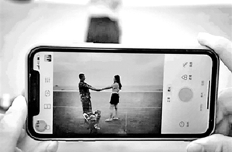 愛(ài)，是一個(gè)個(gè)無(wú)可替代日子的積累&mdash;&mdash;軍戀不易，唯你美好