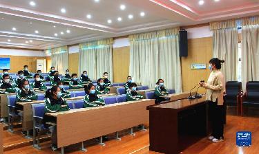 推動(dòng)黨的二十大精神走深走實(shí)、入腦入心&mdash;&mdash;江蘇、海南、山東、湖南組織開(kāi)展多種形式宣講活動(dòng)