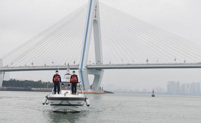 新華全媒+丨海南?？冢荷蠞O船 送祝福