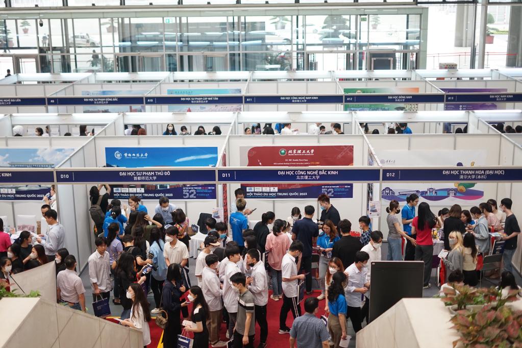 通訊：&ldquo;讓越南學(xué)生的中國留學(xué)夢(mèng)想觸手可及&rdquo;&mdash;&mdash;中國留學(xué)展凸顯越南青年中文求學(xué)熱