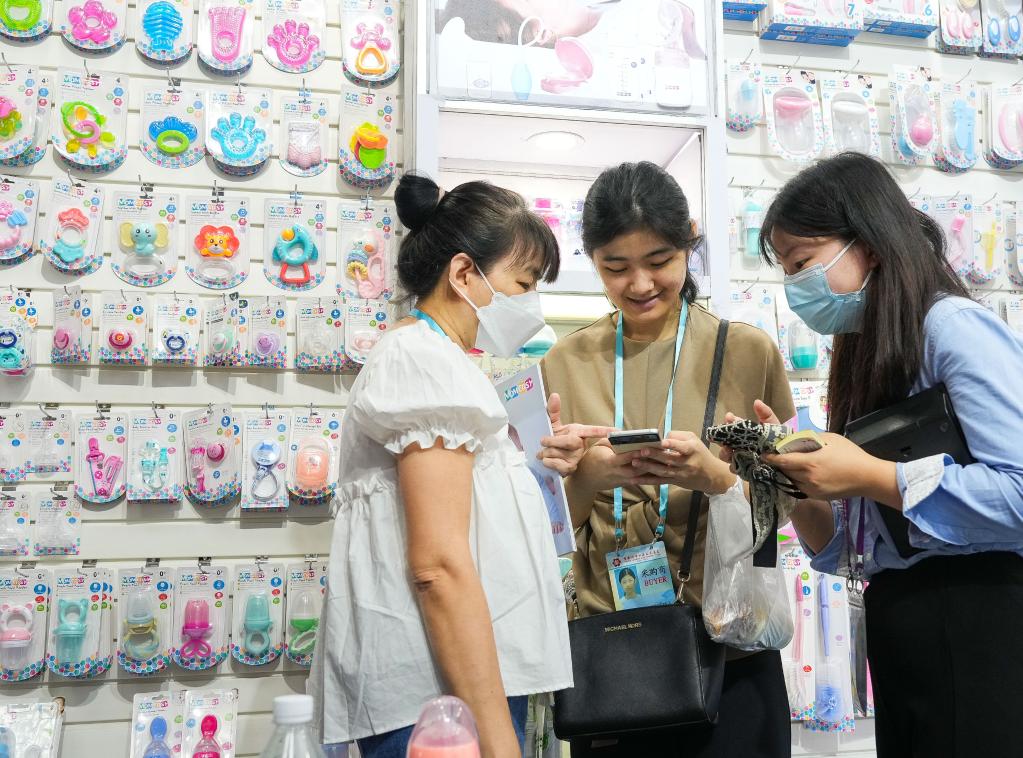 新華全媒+丨印尼一家四口組團&ldquo;掃貨&rdquo;廣交會(huì )