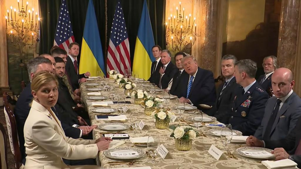 特朗普海湖莊園見(jiàn)澤連斯基 領(lǐng)土問(wèn)題未談妥、“和平計劃”已有95%共識